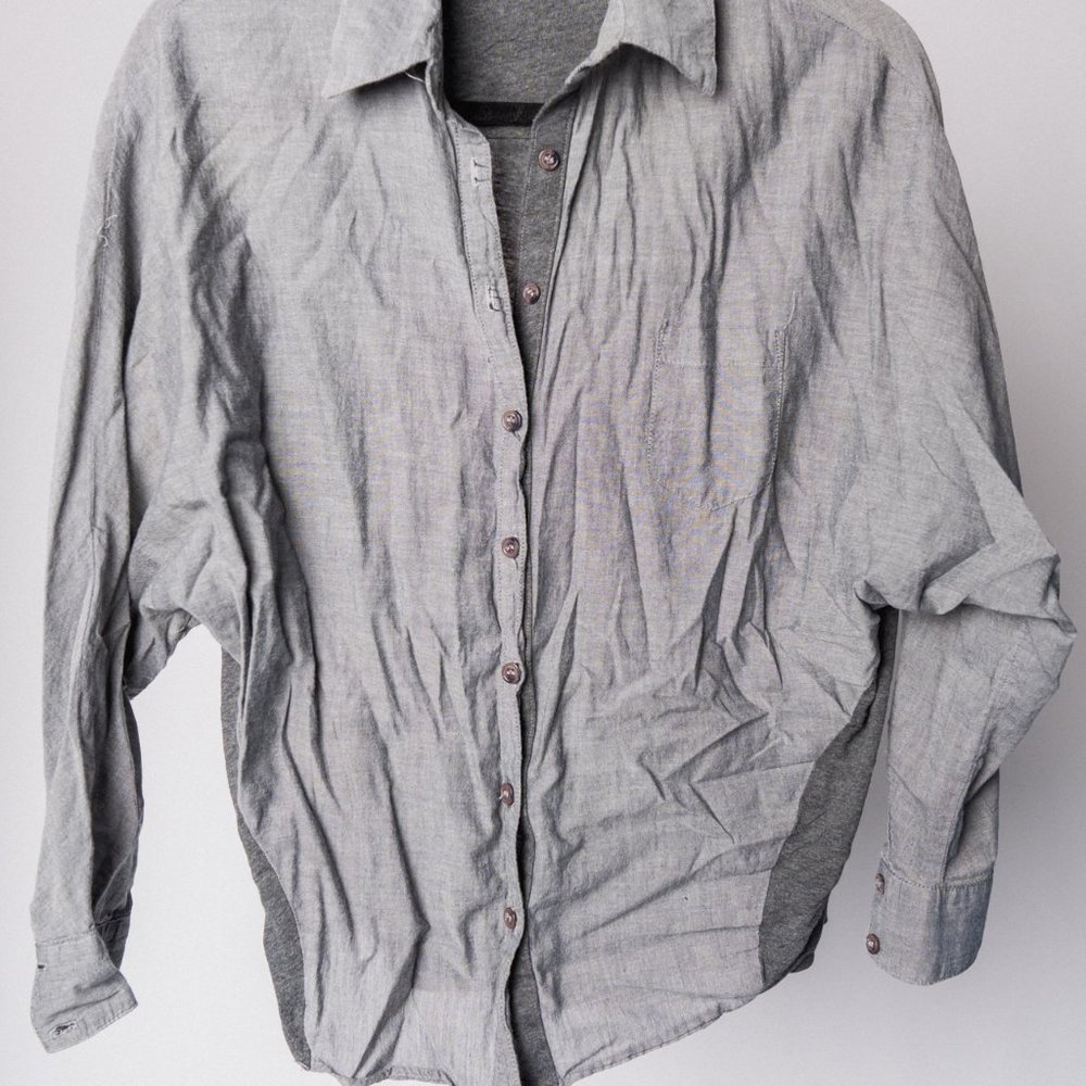 Splendid button top